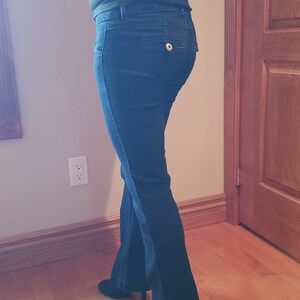 Women's Dark Wash Jeans